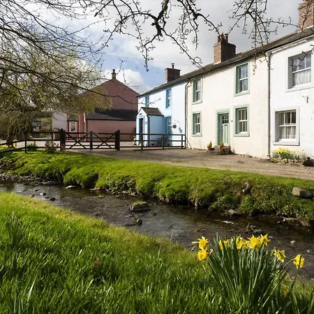 Riverside - Quaint County Overlooking The Beck Feriehus